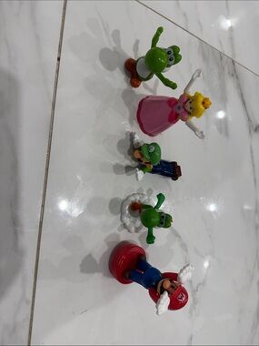 2019 super mario McDonald’s toys